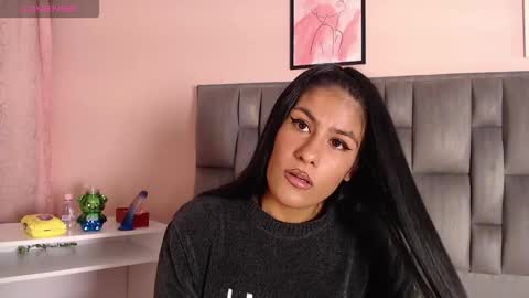 Ailyn online show from November 13, 9:28 pm