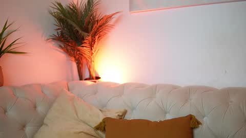  Aileen  online show from October 22, 7:04 pm