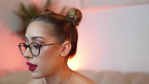  Aileen  online show from November 20, 7:55 pm