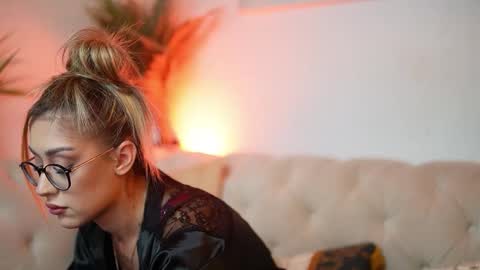  Aileen  online show from October 4, 10:18 pm