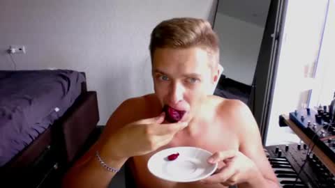 free your mind and your ass will follow online show from July 21, 10:17 am