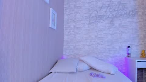 Aisha online show from February 28, 3:15 am