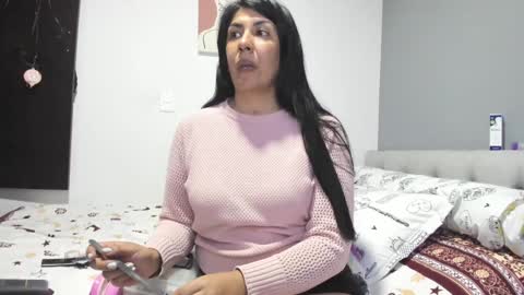 Katie   online show from February 3, 11:36 pm