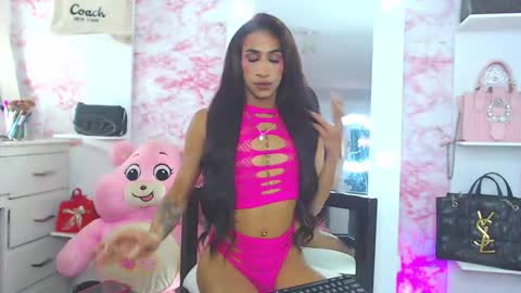 aisha salome holguin online show from December 19, 5:41 pm