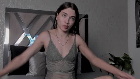 Snapshot of aitana_baker_ chatting on January 29, 12:45 pm little aitana  online show from January 29, 12:45 pm