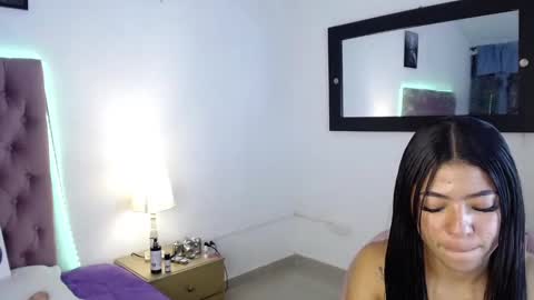 Snapshot of aixa_shaw chatting on February 11, 11:33 pm AIXA  online show from February 11, 11:33 pm