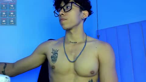 Snapshot of akazaboy chatting on March 8, 12:09 pm akazaboy online show from March 8, 12:09 pm