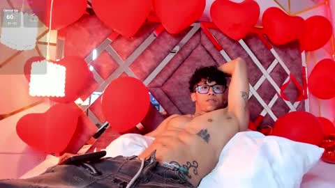 Snapshot of akazaboy chatting on February 23, 6:38 am akazaboy online show from February 23, 6:38 am