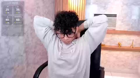 Snapshot of akazaboy chatting on September 12, 8:55 pm akazaboy online show from September 12, 8:55 pm