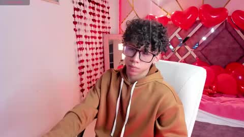 Snapshot of akazaboy chatting on February 16, 4:09 am akazaboy online show from February 16, 4:09 am