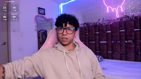 Snapshot of akazaboy chatting on February 4, 4:26 am akazaboy online show from February 4, 4:26 am