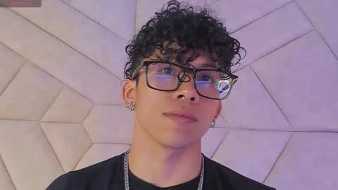 Snapshot of akazaboy chatting on September 22, 4:27 am akazaboy online show from September 22, 4:27 am