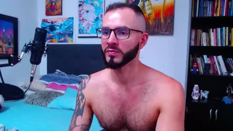 Snapshot of akiles_r chatting on February 21, 9:43 pm akiles online show from February 21, 9:43 pm