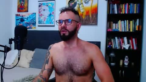 Snapshot of akiles_r chatting on October 14, 11:08 pm akiles online show from October 14, 11:08 pm