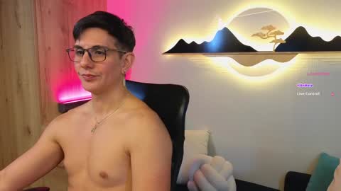 Snapshot of al_miko chatting on January 20, 12:15 am Al Fox Miko Fortuni online show from January 20, 12:15 am