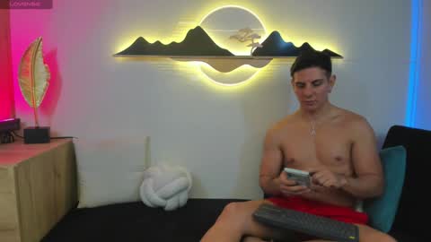 Snapshot of al_miko chatting on January 24, 1:24 am Al Fox Miko Fortuni online show from January 24, 1:24 am