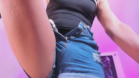 Alahia Rodriguez online show from September 26, 9:01 pm