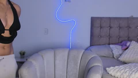 Alaia Alegria online show from March 8, 2:04 am