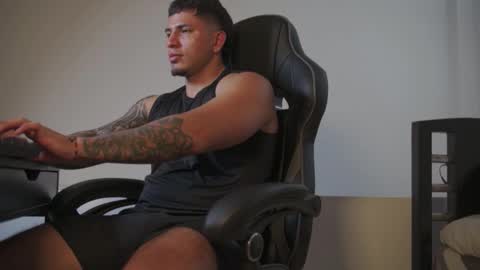 Alan online show from December 2, 5:26 am