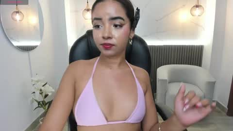 alana  online show from May 7, 6:58 pm