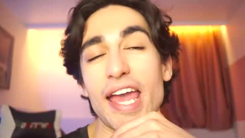 idenavarre online show from February 22, 10:09 pm