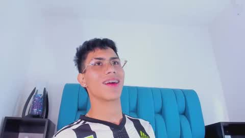 alannaughty_ online show from January 10, 10:57 pm