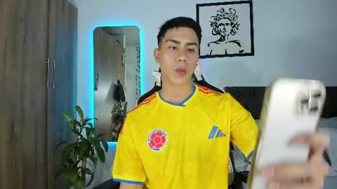 alannaughty_ online show from June 18, 1:22 am