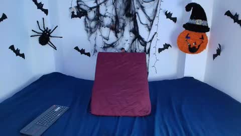 Im Alanis online show from November 3, 4:08 pm