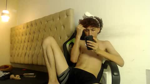 alantrickz365 online show from October 19, 8:02 pm