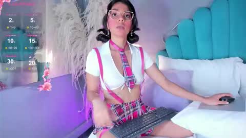 Alassia Hocthner online show from October 3, 12:46 pm