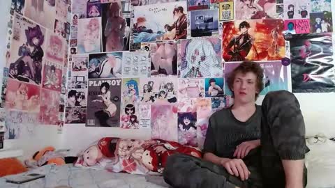 Snapshot of albertpainhate chatting on October 12, 3:32 am Albert You can ------------ support me at  online show from October 12, 3:32 am