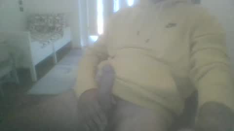 Snapshot of alebougnac2 chatting on October 11, 1:16 pm alebougnac2 online show from October 11, 1:16 pm