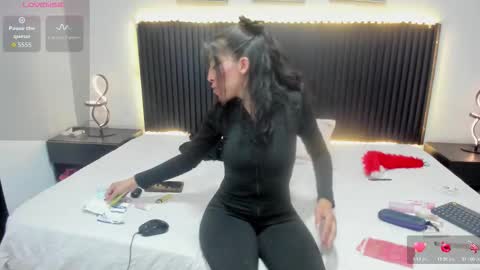 aleja__slav3 online show from February 5, 8:01 pm