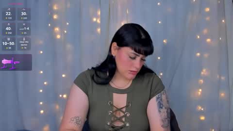 Snapshot of aleja_rossi chatting on October 25, 9:59 pm Aleja online show from October 25, 9:59 pm