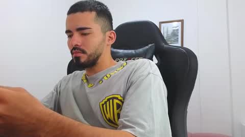 alejandroo_7 online show from March 7, 7:27 pm