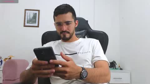 alejandroo_7 online show from October 7, 7:43 pm