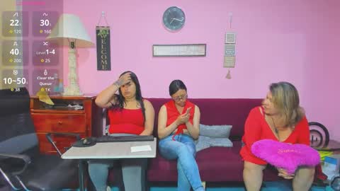 zoe and Kataleya online show from September 15, 12:17 pm