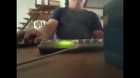 Snapshot of alejito16 chatting on December 3, 12:44 pm alejito16 online show from December 3, 12:44 pm