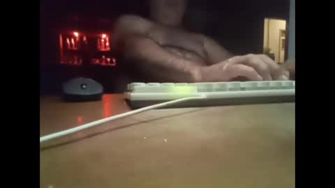 Snapshot of alejito16 chatting on December 8, 5:06 am alejito16 online show from December 8, 5:06 am