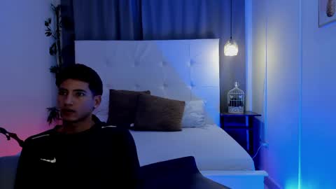 alejo_exotic online show from May 25, 12:11 pm