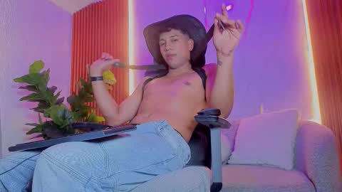 Alejo online show from February 6, 7:27 pm