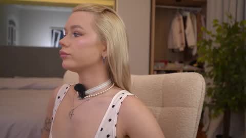 Lexi online show from February 25, 2:59 am