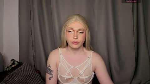 ALENA  INDEPENDENT MODEL online show from May 14, 8:56 am