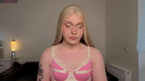 ALENA  INDEPENDENT MODEL online show from April 14, 2:31 pm