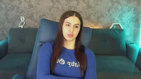 alesiadessmond online show from May 18, 7:25 am