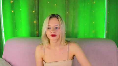 alessakiss online show from April 18, 2:13 am