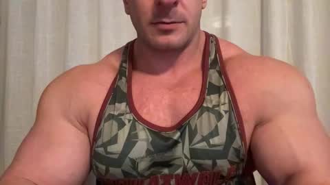 Snapshot of alessandrobuilder chatting on September 16, 9:51 pm Alessandrobuilder online show from September 16, 9:51 pm