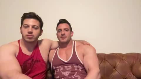 Snapshot of alessandrobuilder chatting on February 8, 11:45 pm Alessandrobuilder online show from February 8, 11:45 pm