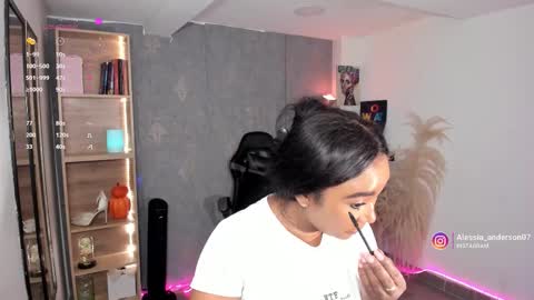 Yy  online show from October 28, 9:49 pm