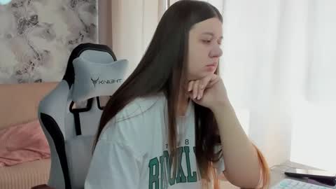 Aletta Oushen online show from September 18, 6:06 am